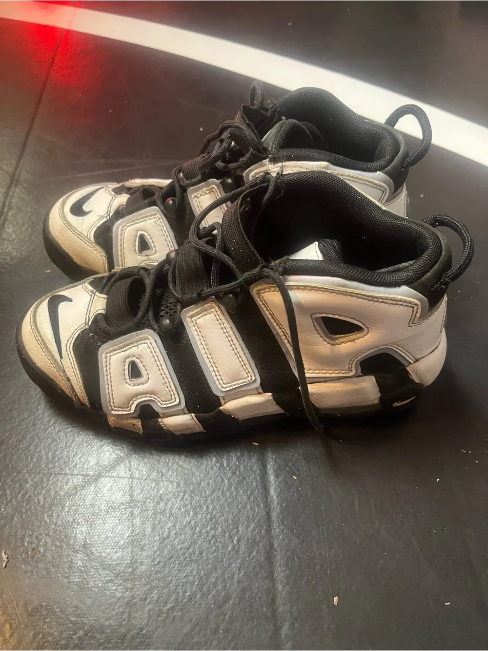 Boys Size 5Y Nike Air More Uptempo basketball sneakers